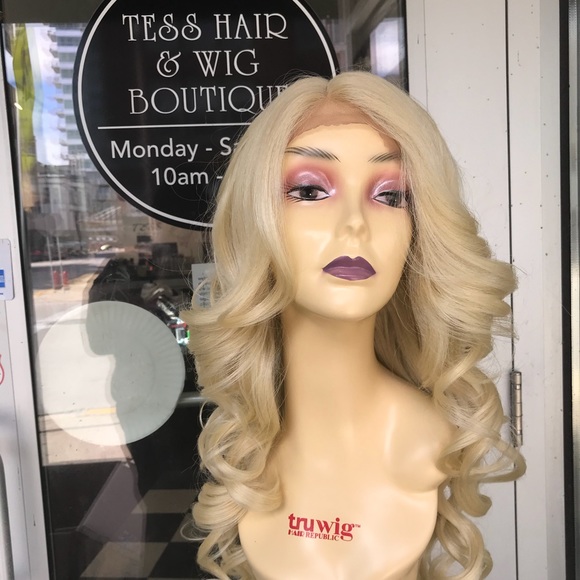 Wig blonde 613 Pretty Curly Beautiful Long Wig - Picture 3 of 8